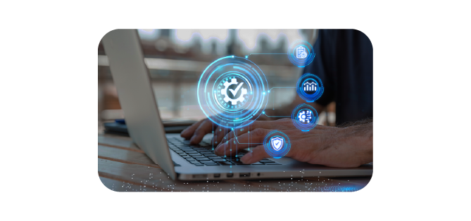 Primer plano de unas manos tecleando en un portátil con iconos holográficos de engranaje, estadísticas, documentos y seguridad flotando sobre la superficie